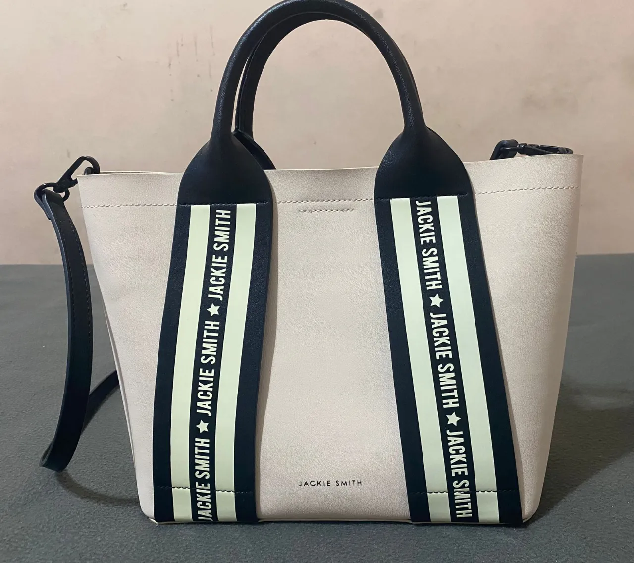 Jackie Smith - Vista 3