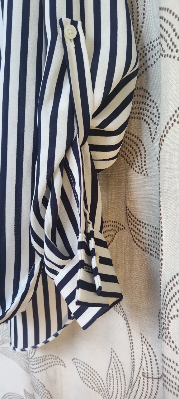 Blusa Diseño urbano - Vista 2