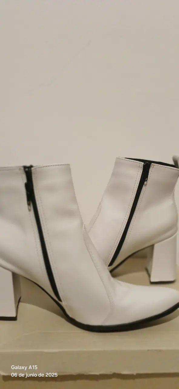 Botines Otra - Vista 2