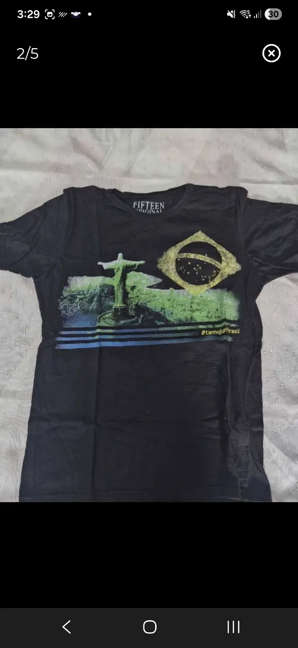 Remera A ≠ - Vista 2