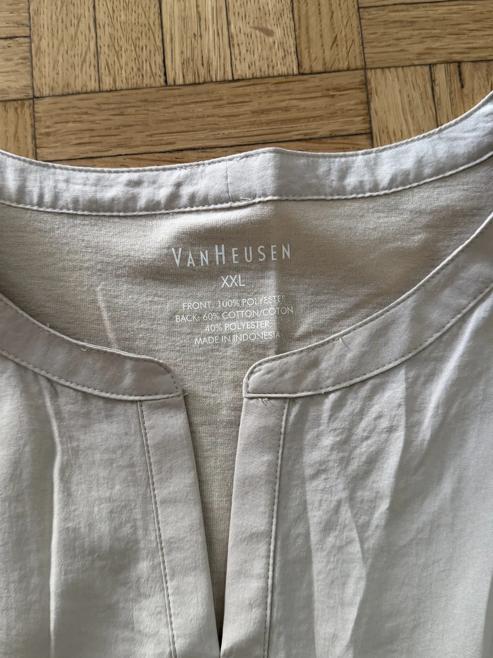 Remera Van Heusen - Vista 3