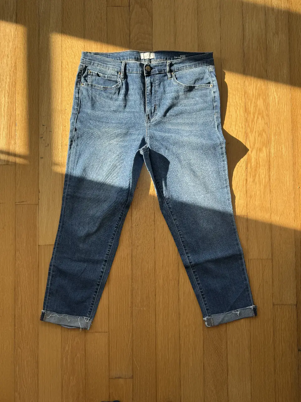 Jeans de mujer, modelo "SOHO HIGH RISE SKINNY CROP" de Nicole Miller New York, talle 14 US. Corte skinny, tiro alto y largo al tobillo con dobladillo.