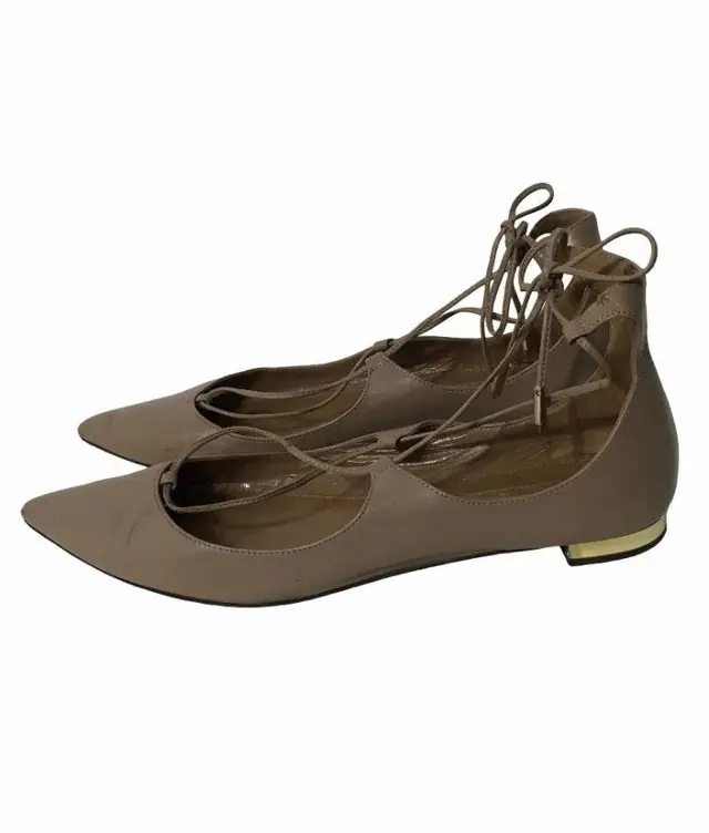 Ballerinas Aquazzura Firenze importas color moka tendencia  con cordones para atar en el tobillo. Ideales para un look elegante y sofisticado.