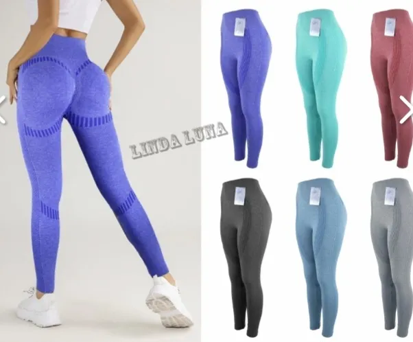 Calzas deportivas sin costuras, de cintura alta, con diseño push up para realzar la figura. Disponibles en varios colores.