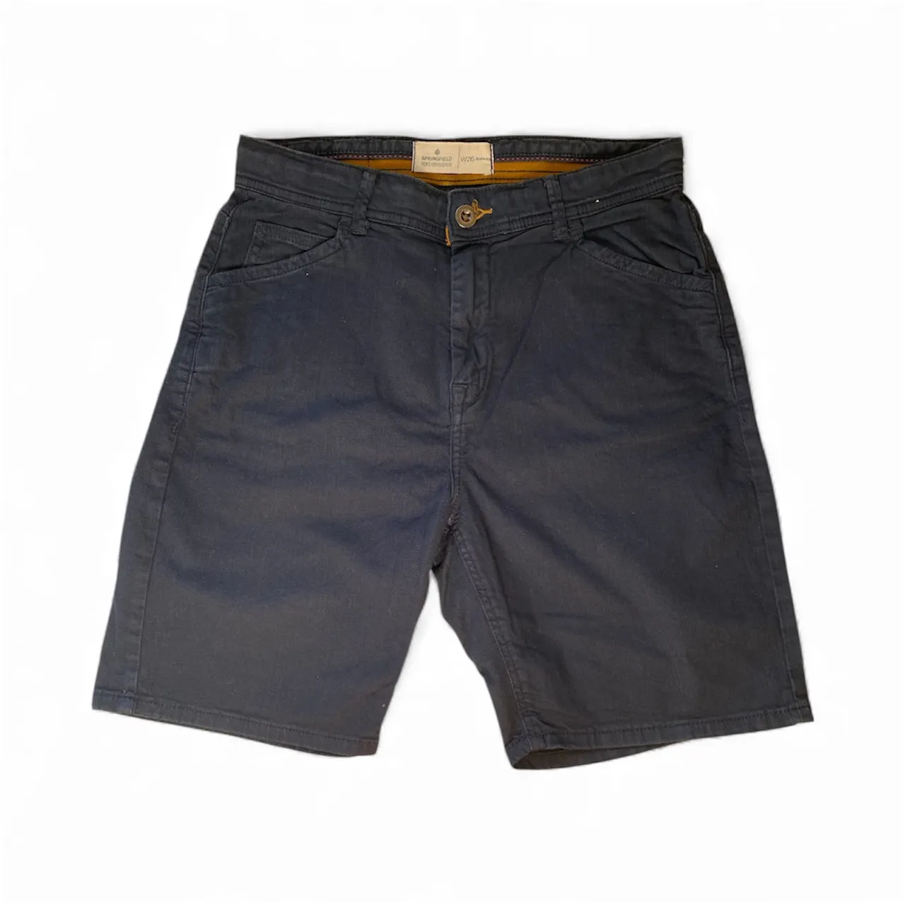 Bermuda springfield de hombre, color azul marino, talle m (w26) ideales para el día a día. de algodón, con bolsillos y cierre de botón. ¡cancheros y cómodos para cualquier plan casual!
cintura 37, largo 50