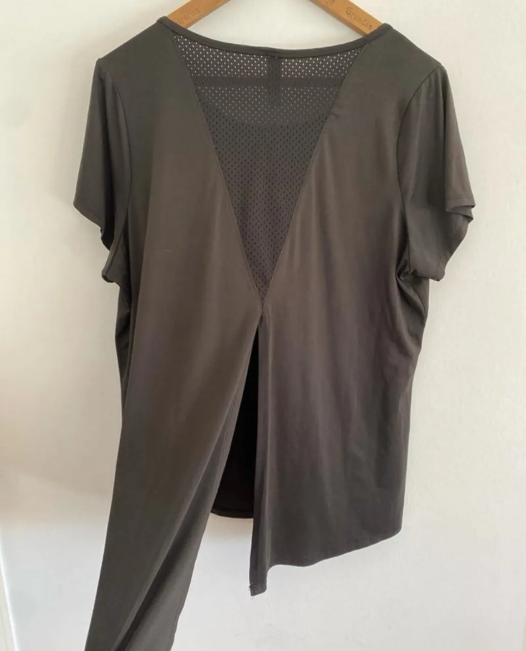 Remera Daisy fuentes - Vista 4