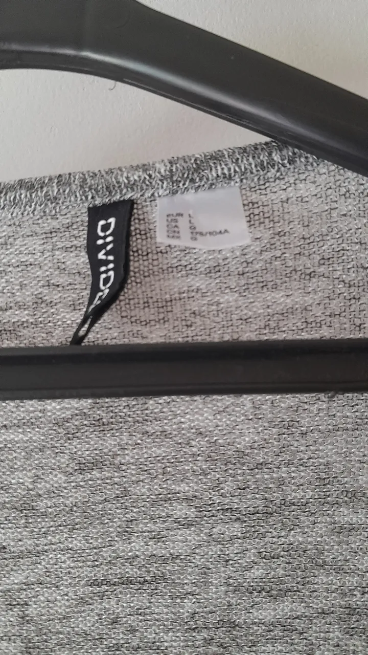 Cardigan Divided - Vista 3