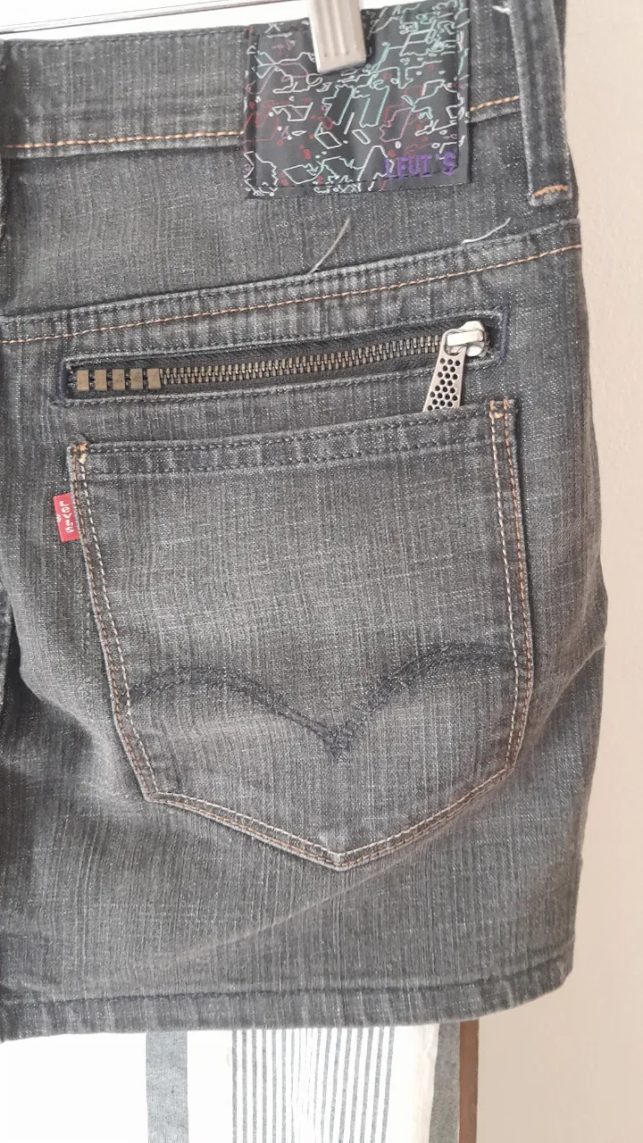 Pollera Levi's - Vista 3