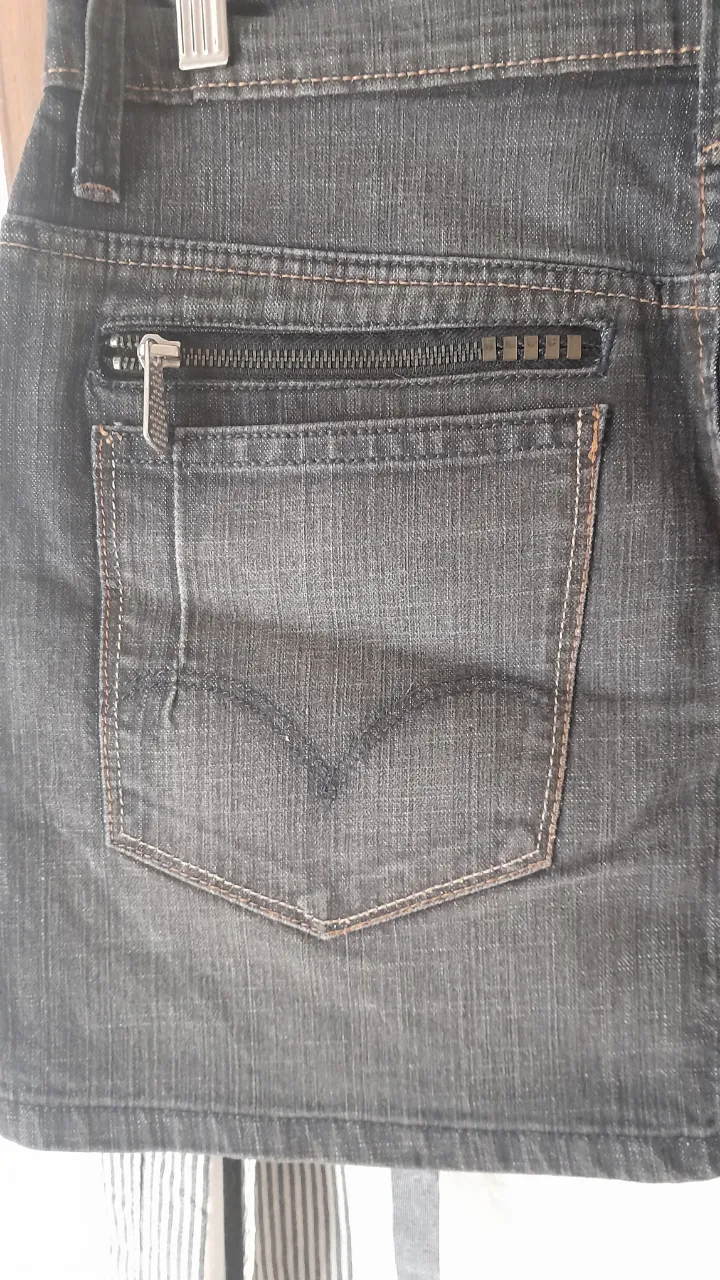 Pollera Levi's - Vista 4