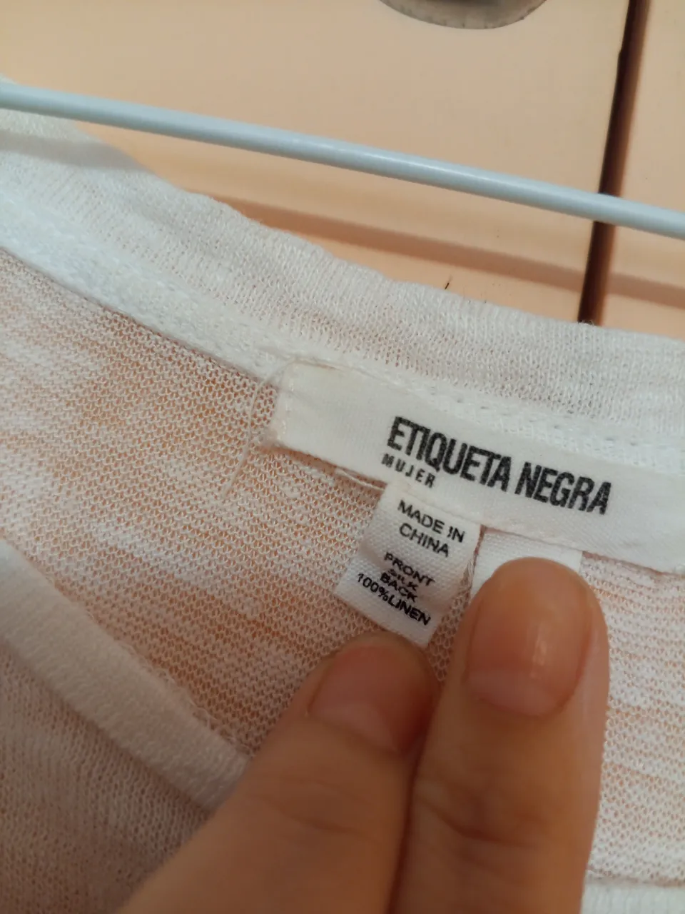 Musculosa Etiqueta Negra - Vista 2