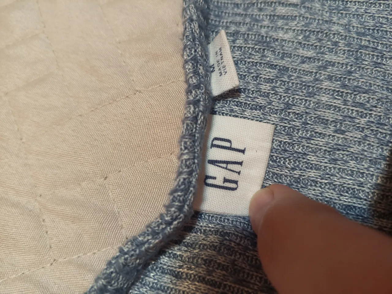 Remera GAP - Vista 2