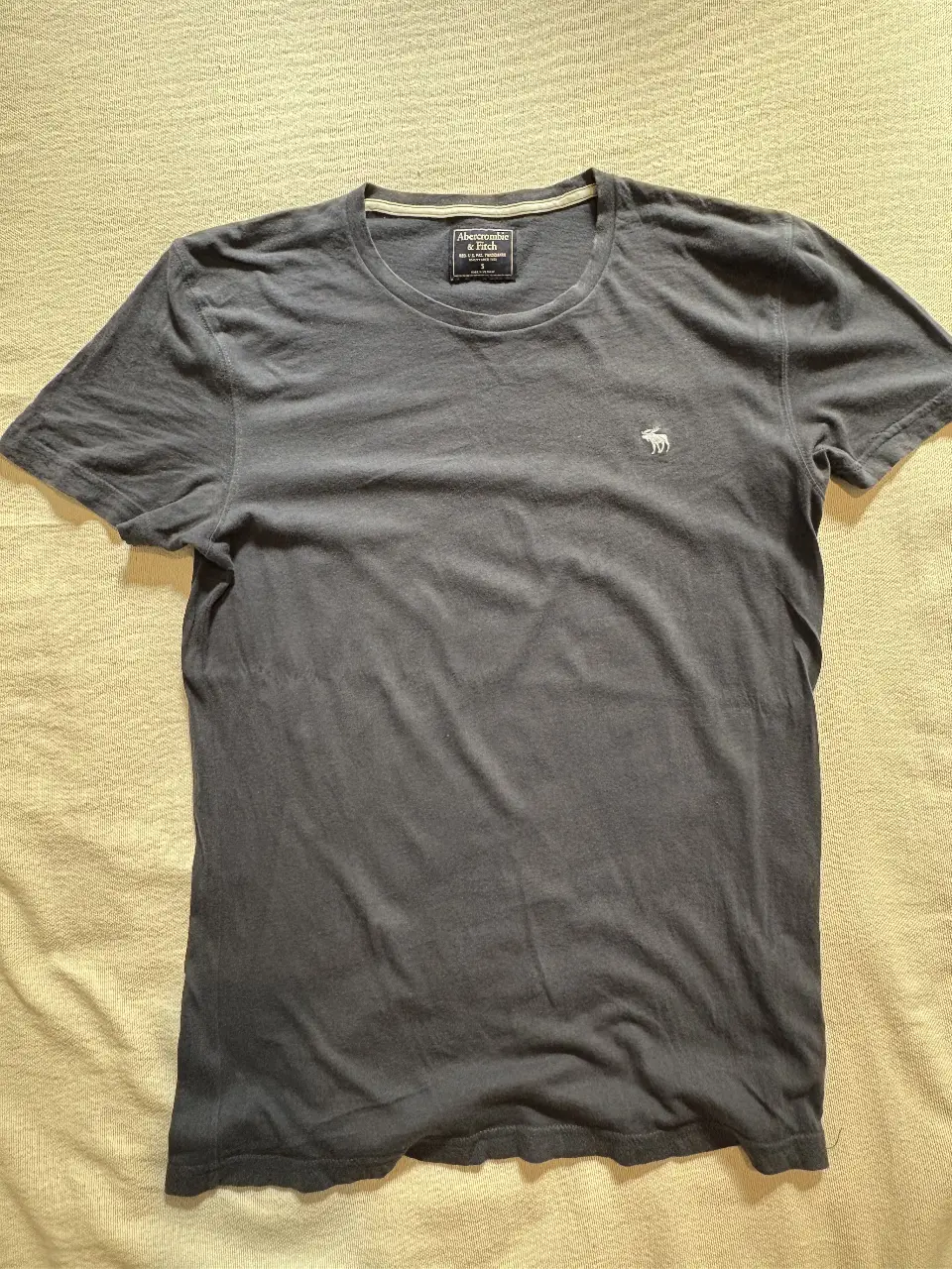 Remera Abercrombie & Fitch - Vista 2
