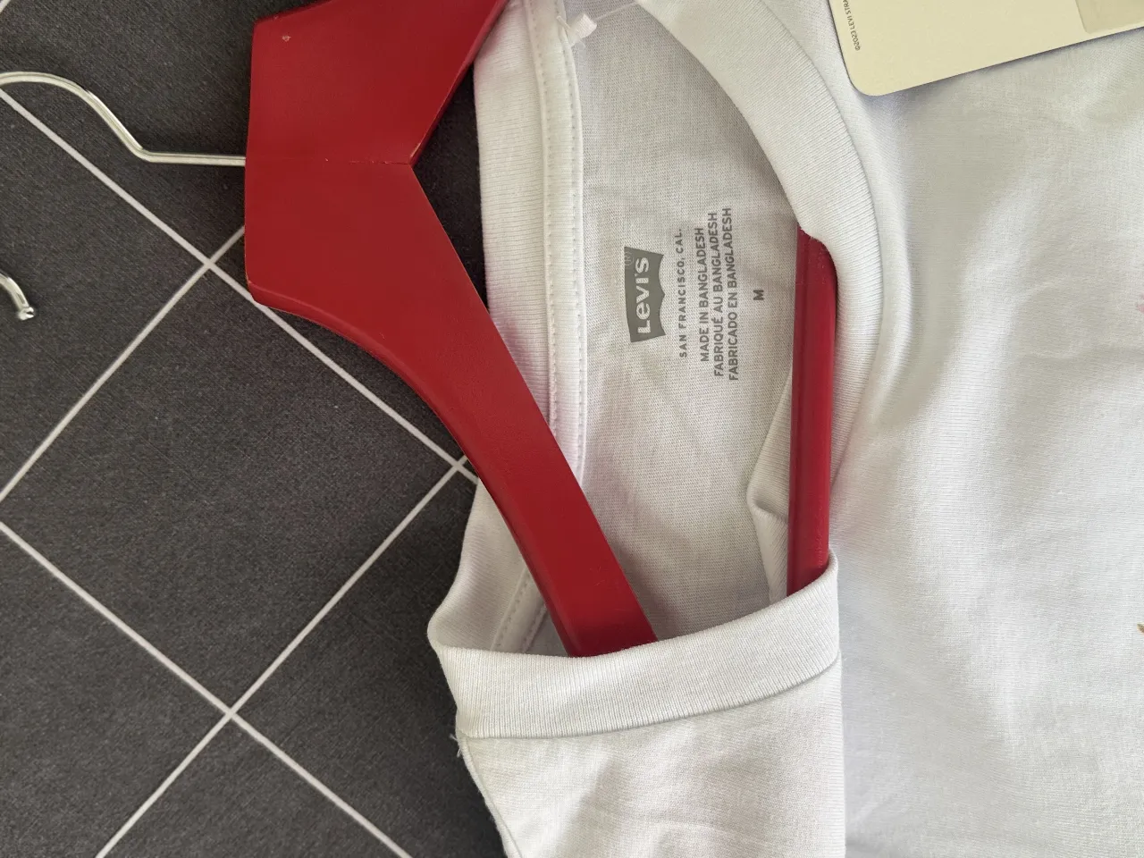 Remera Levi's - Vista 3
