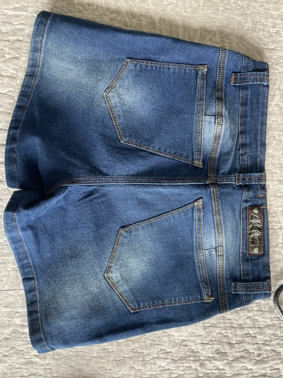 Short A.a.a - Vista 3