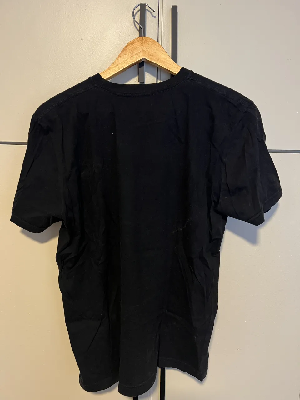 Remera Leuthe - Vista 2