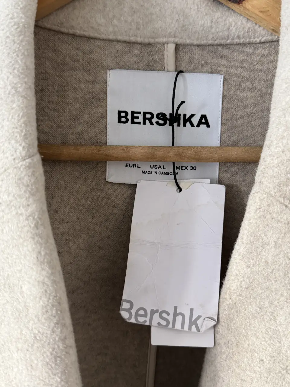 Tapado Bershka - Vista 2