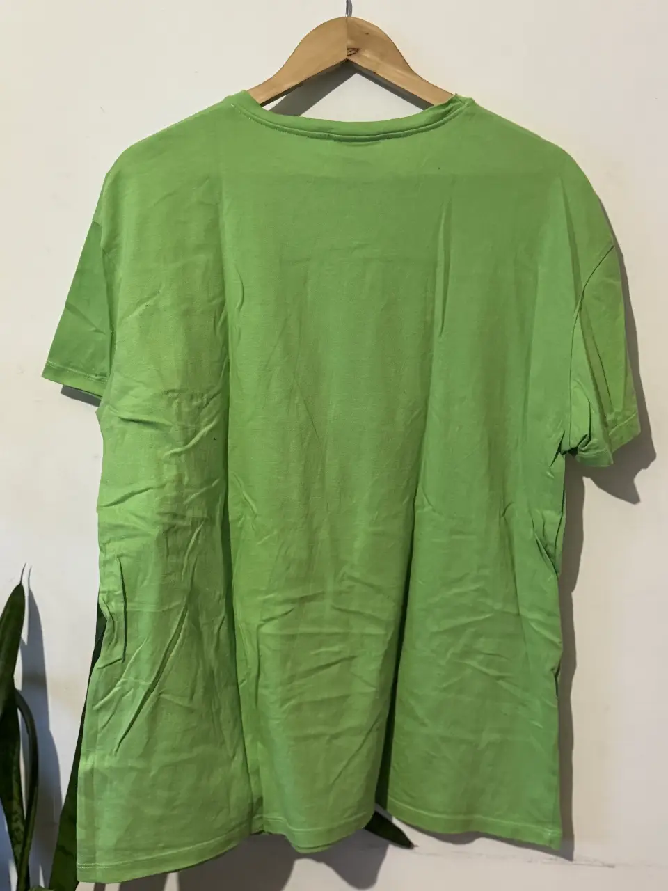 Remera COM PLOT - Vista 4