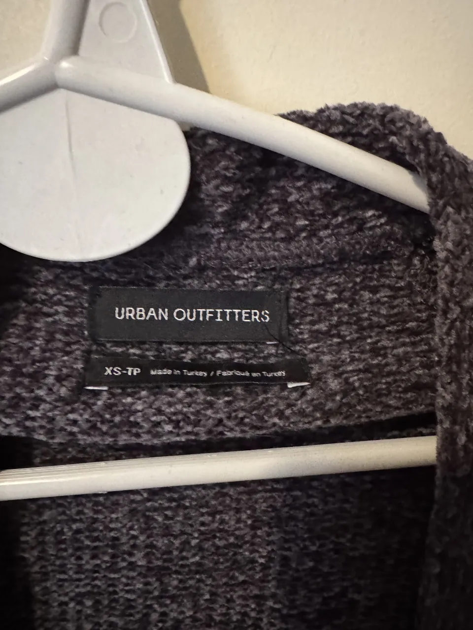 Cardigan Urban Outfitters - Vista 2