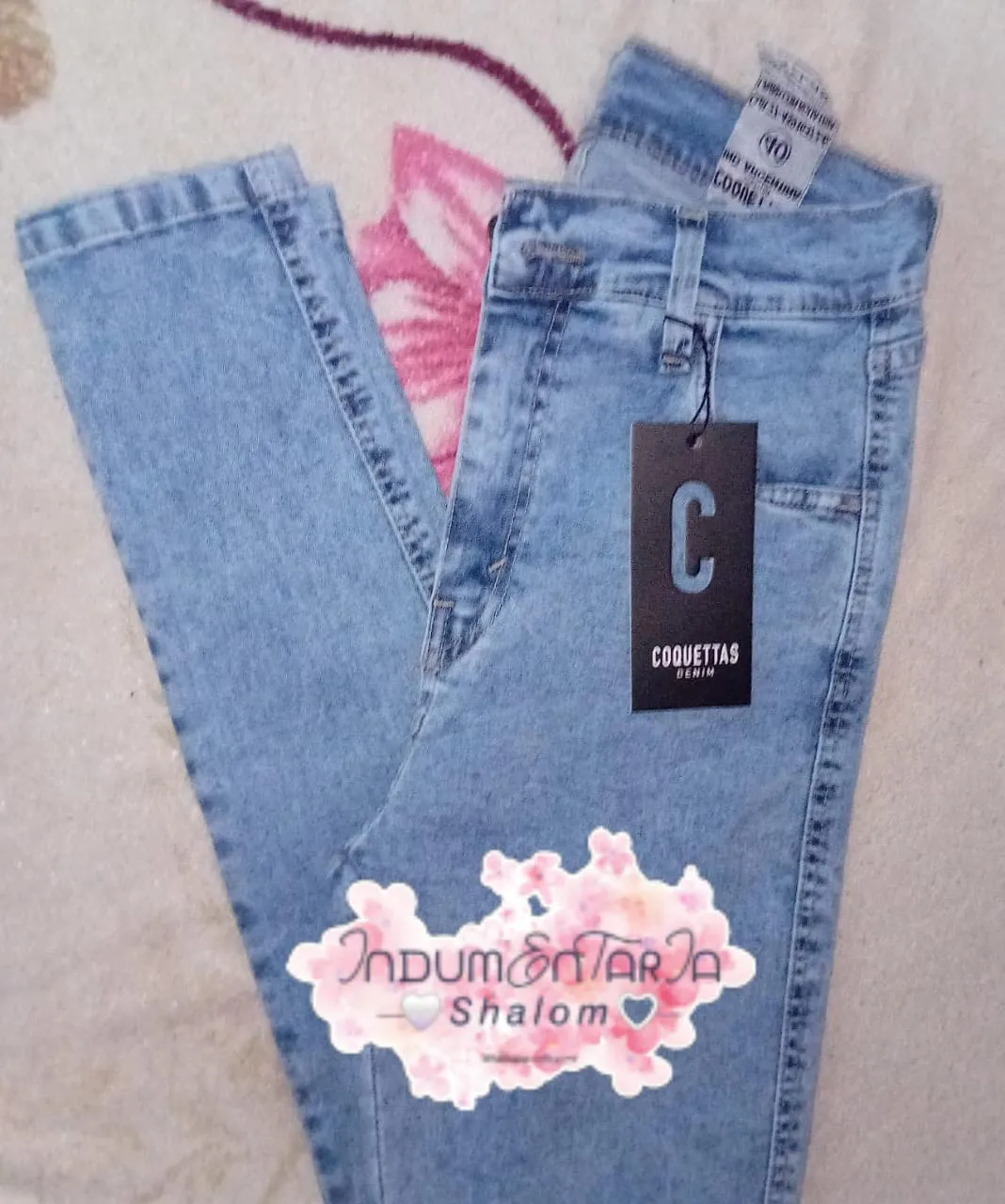Jeans  tiro alto  ,super elastizado .
hermoso calse  nuevo original talle 40 abarca hasta un 44 