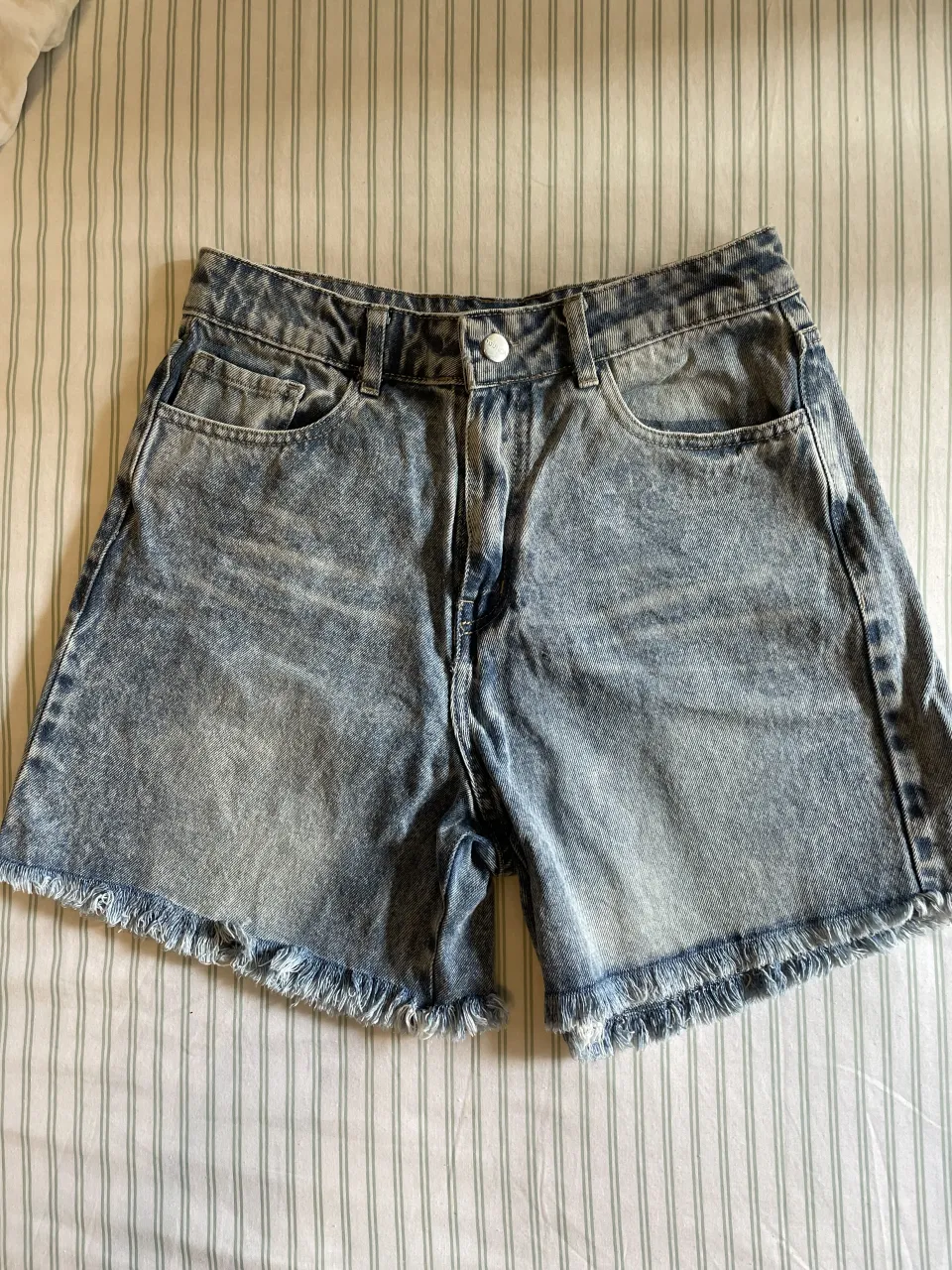 Bermuda / short de jean a la cadera 