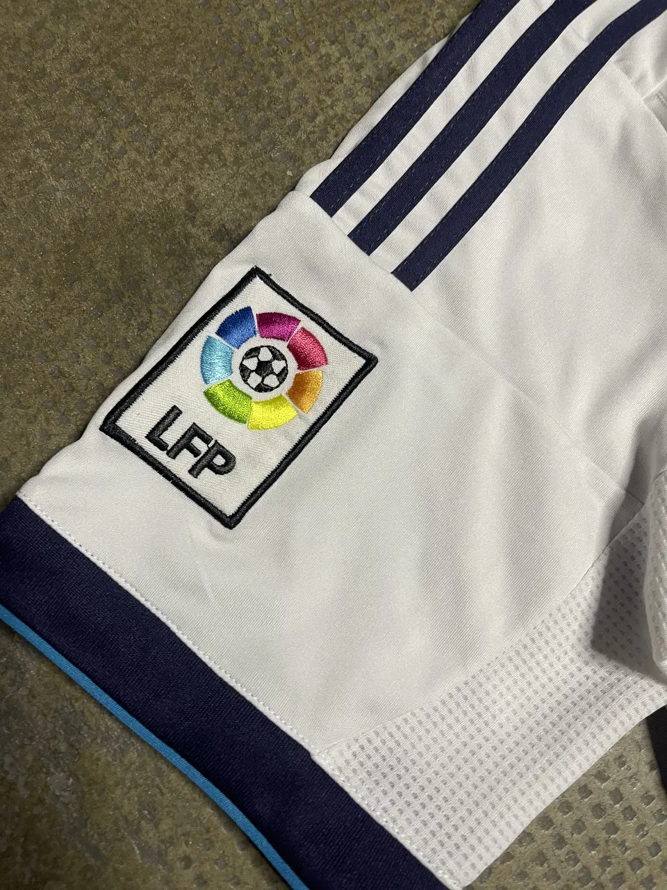 Camiseta adidas - Vista 2