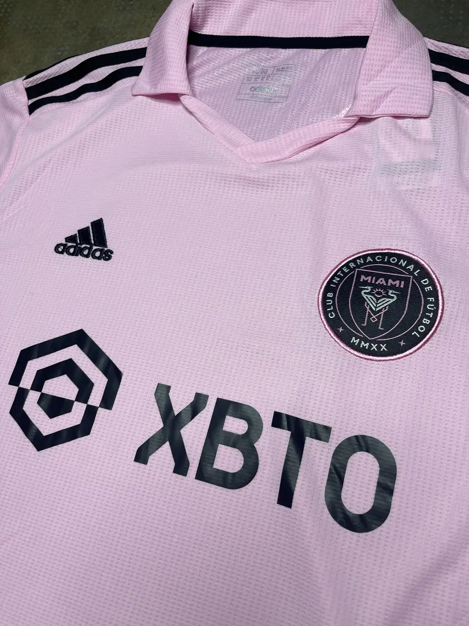 Camiseta adidas - Vista 2
