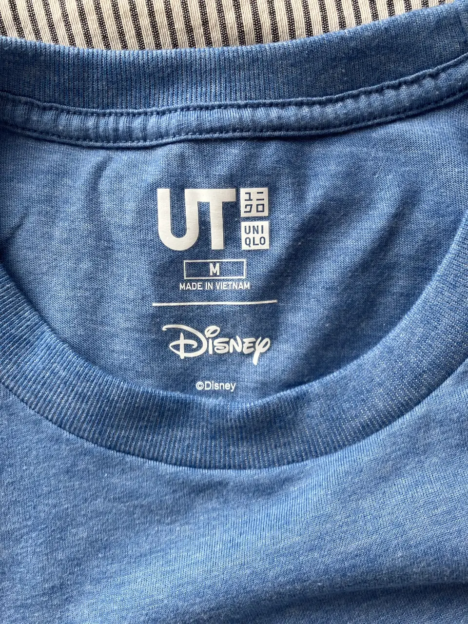 Remera Uniqlo - Vista 3