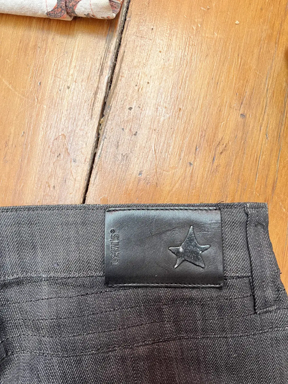Pollera Levi's - Vista 2