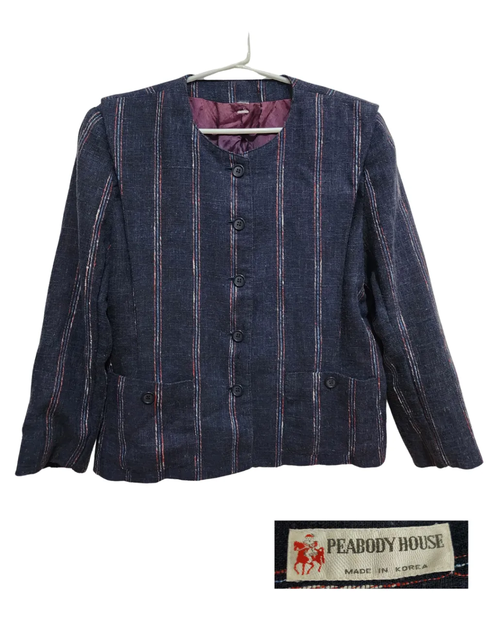 Blazer de mujer vintage Peabody House, azul con rayas rojas y blancas. Corte clásico, con botones y bolsillos. Ideal para un look elegante y retro.
