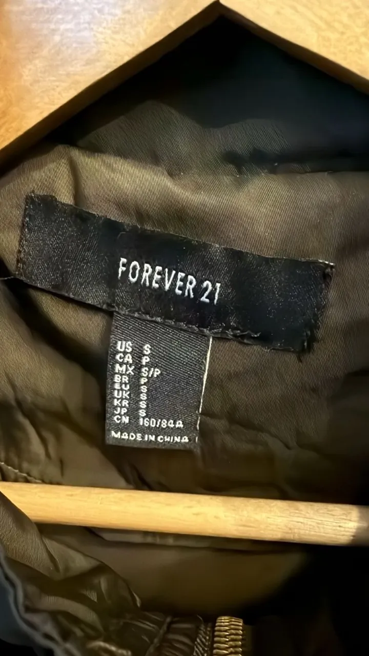 Impermeable Forever 21 - Vista 2