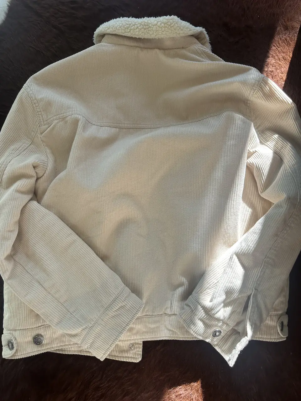 Campera Bershka - Vista 4