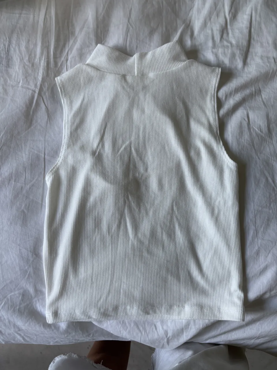 Musculosa A ≠ - Vista 2