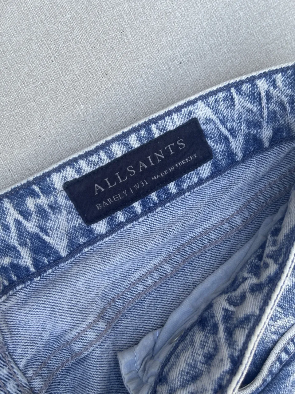 Jean AllSaints - Vista 3