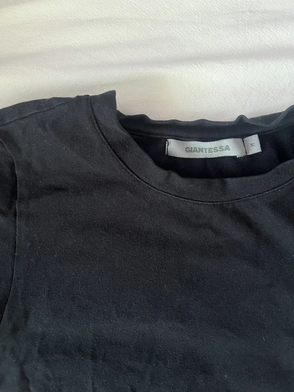 Remera GIANTESSA - Vista 2