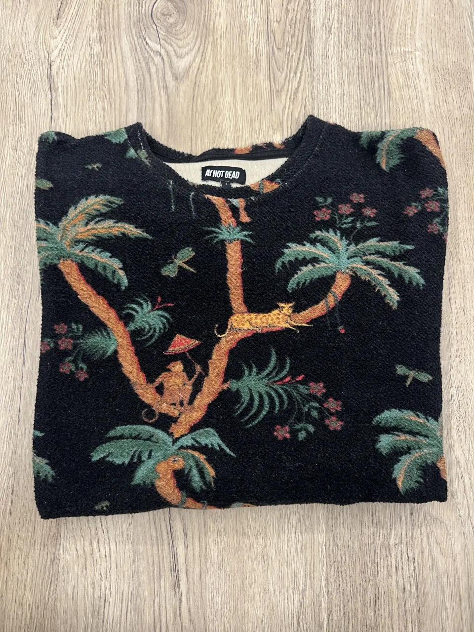 Buzo Ay Not Dead - Vista 2