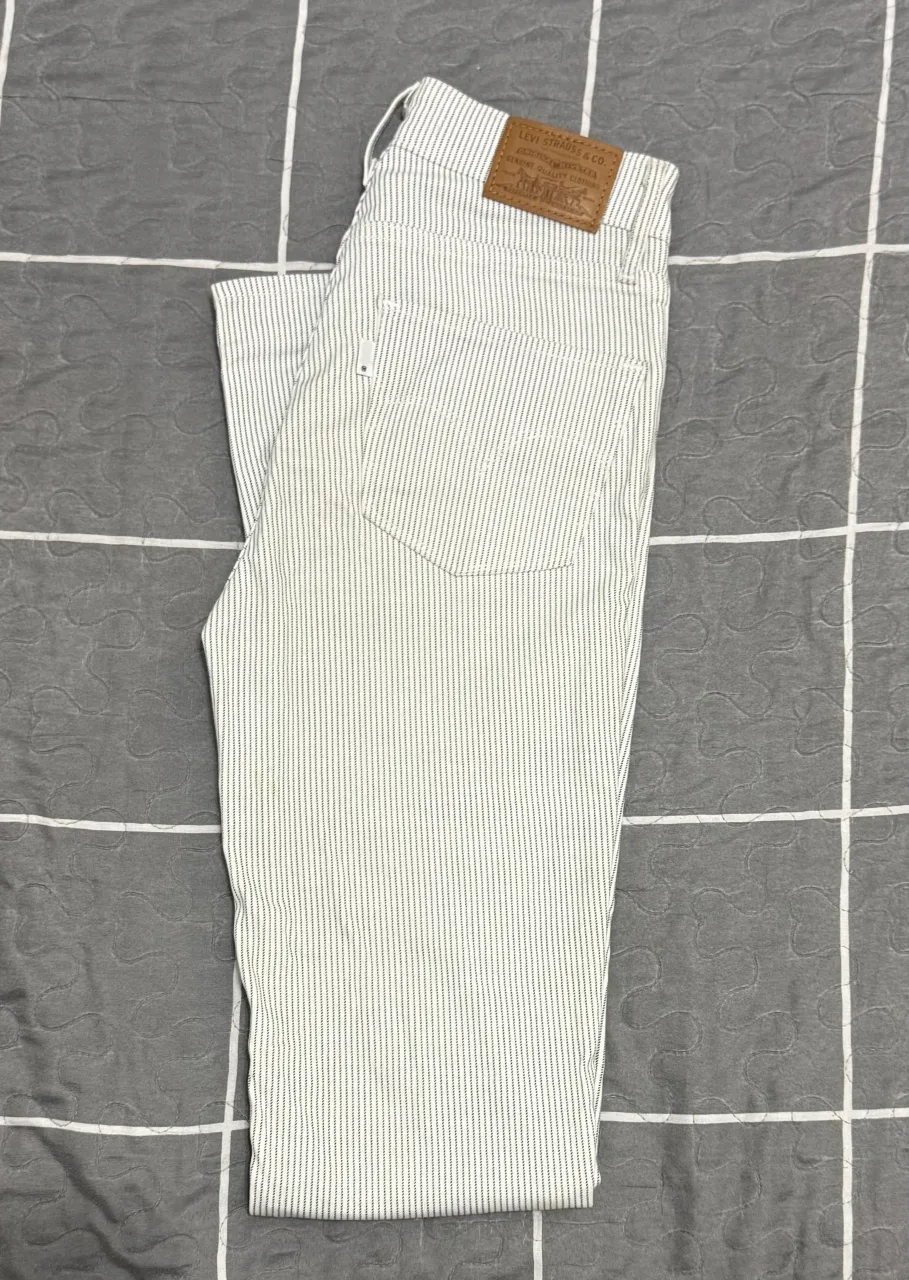 Jean Levi's - Vista 2