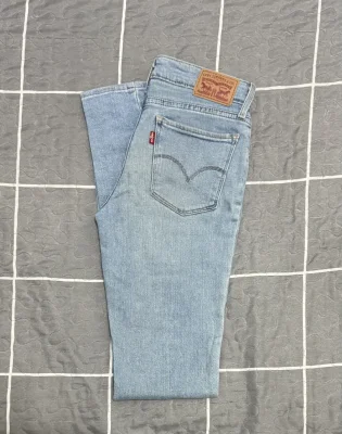 Levi's