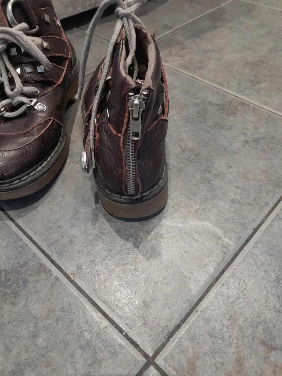 Borcegos Jazmín Chebar - Vista 3