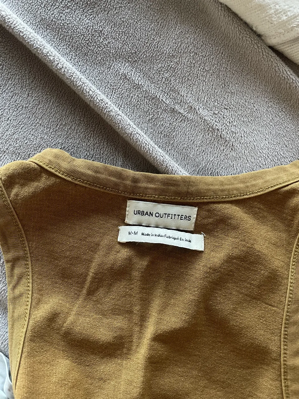 Musculosa Urban Outfitters - Vista 3