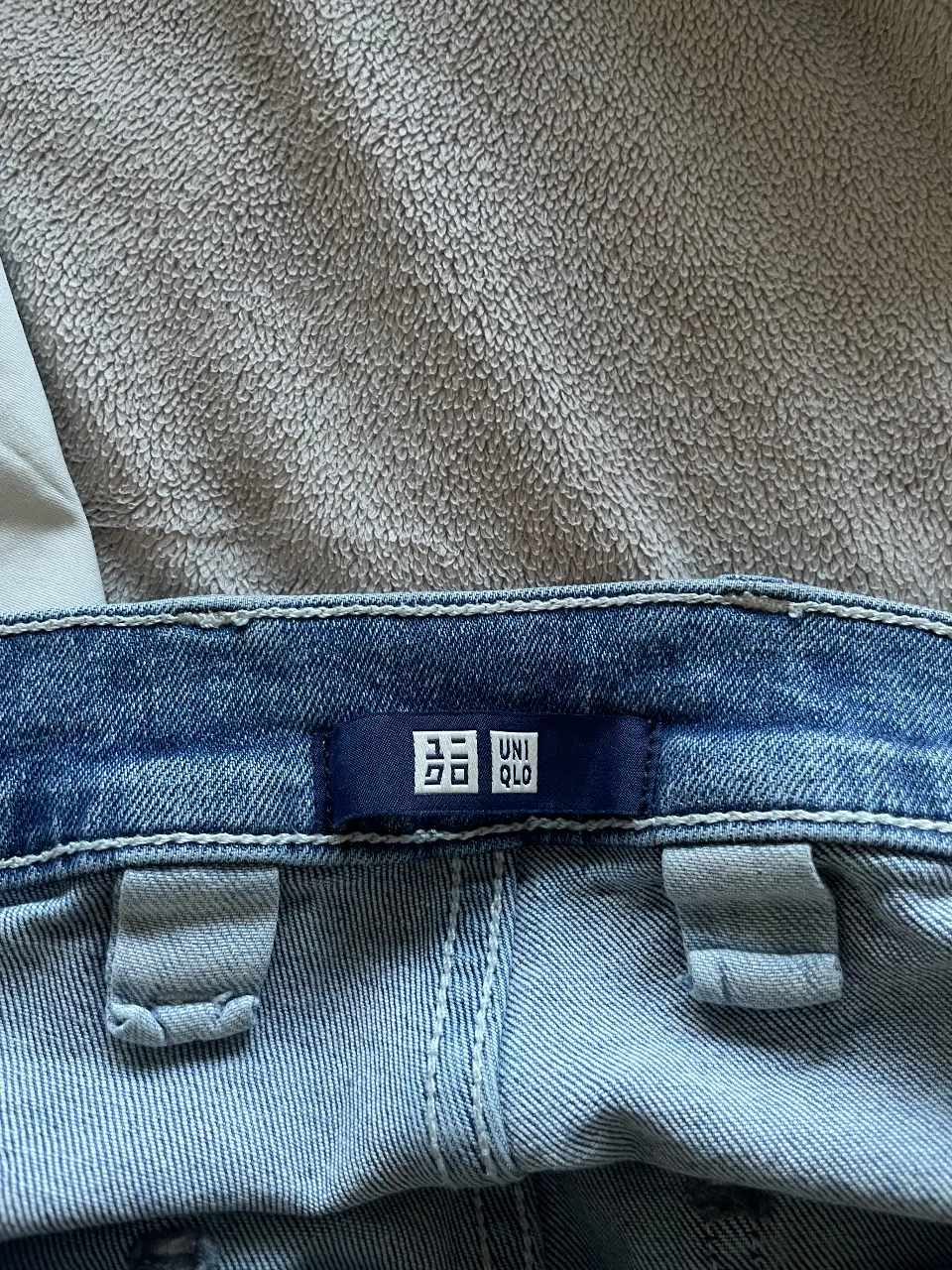 Jean Uniqlo - Vista 3