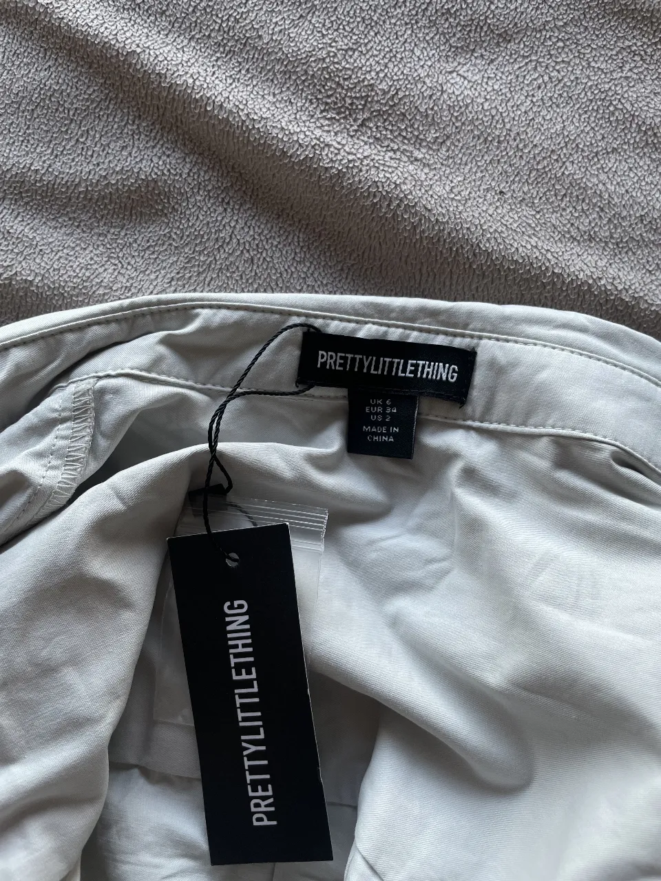 Camisa PrettyLittleThing - Vista 3