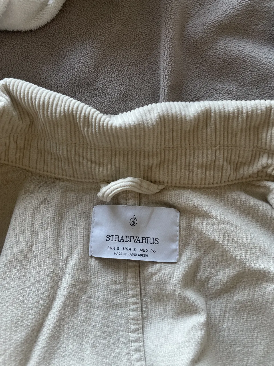 Campera Stradivarius - Vista 3