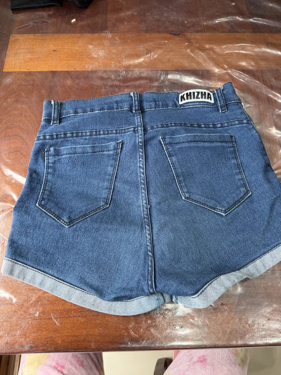 Short Khizha - Vista 2