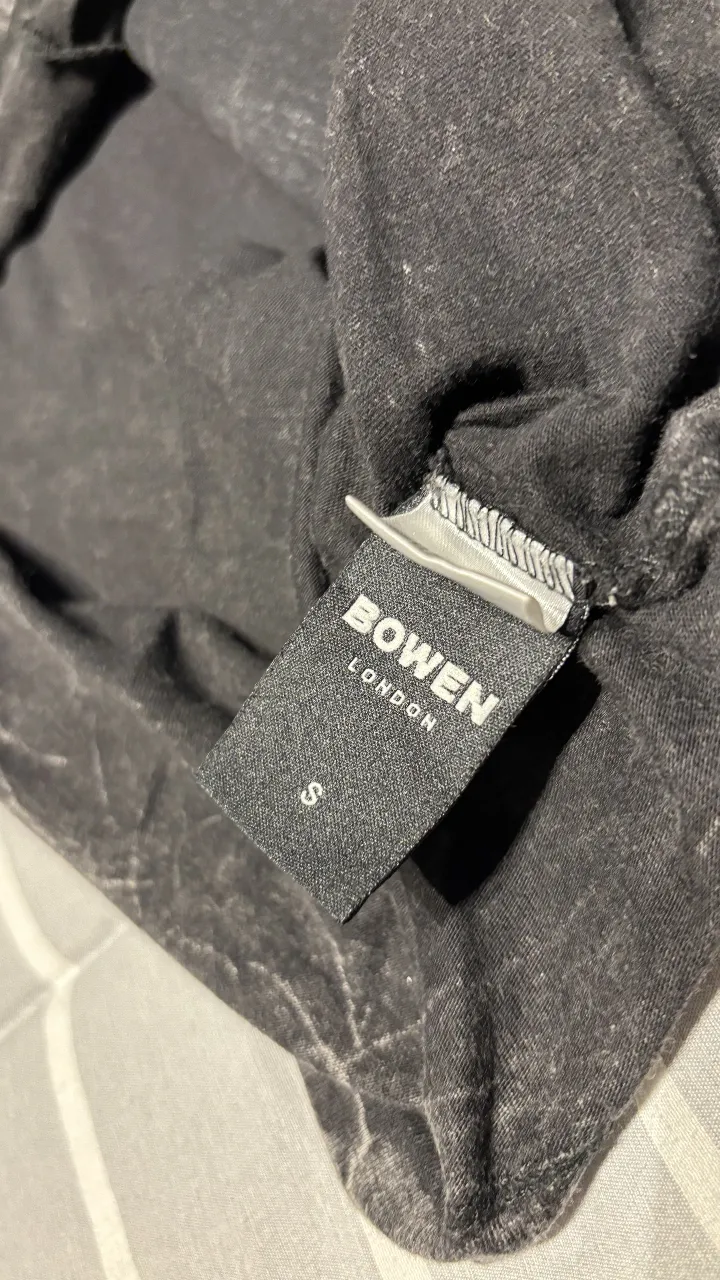 Remera Bowen - Vista 6