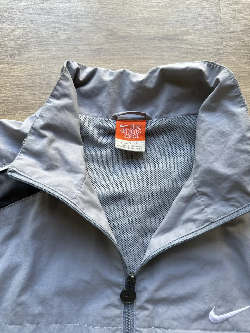 Campera Nike - Vista 2