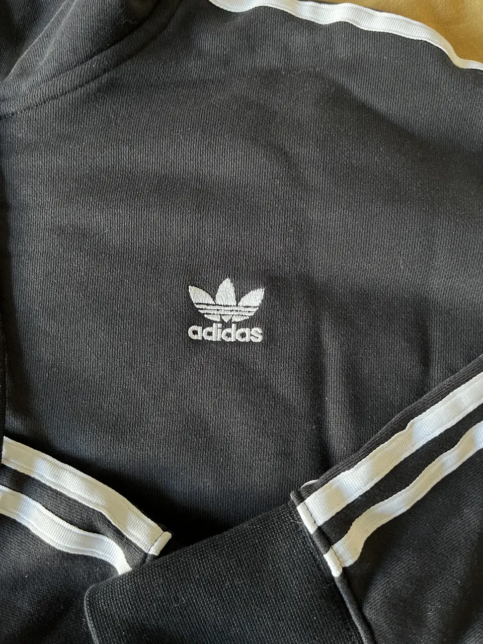 Buzo adidas - Vista 2