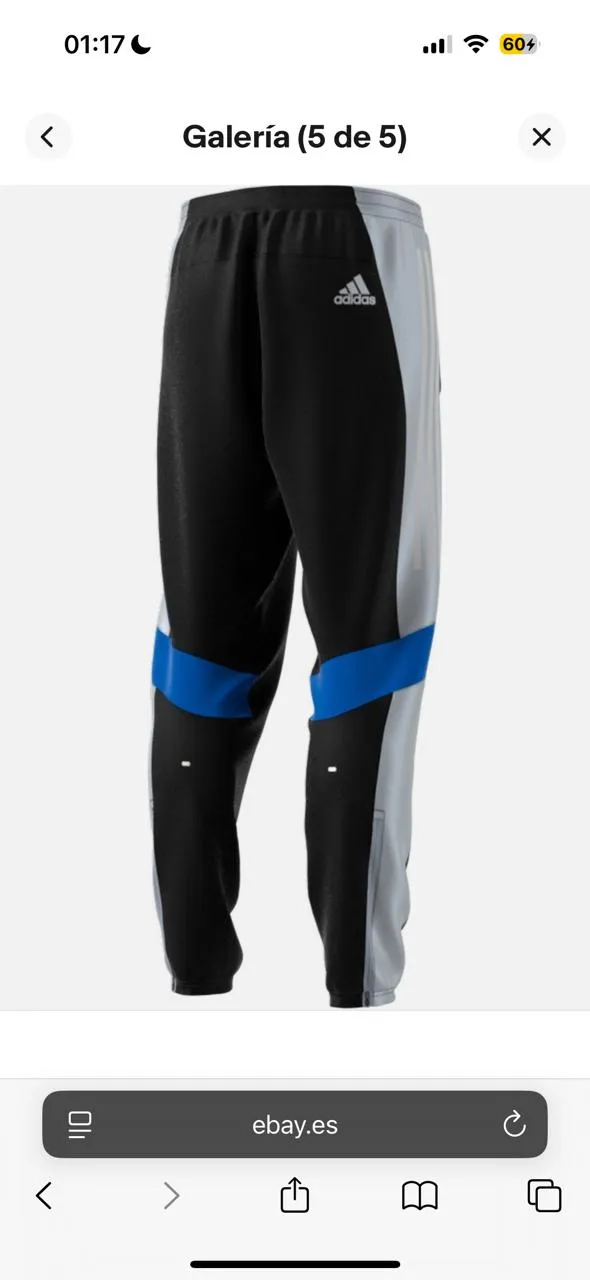 Pantalon de entrenamiento Adidas, con detalles en gris y azul. Ideal para actividades deportivas o un look urbano.  Adidas NASA