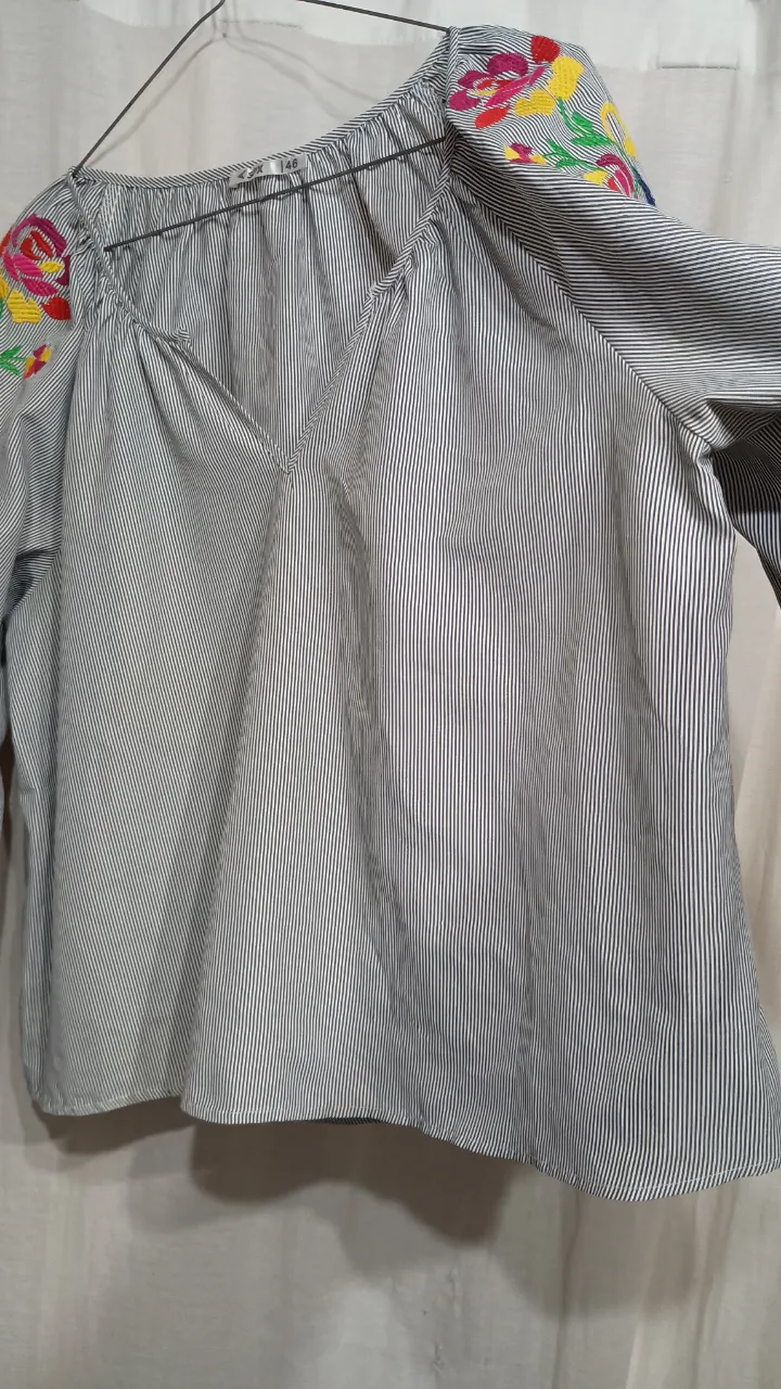 Blusa Astix - Vista 3