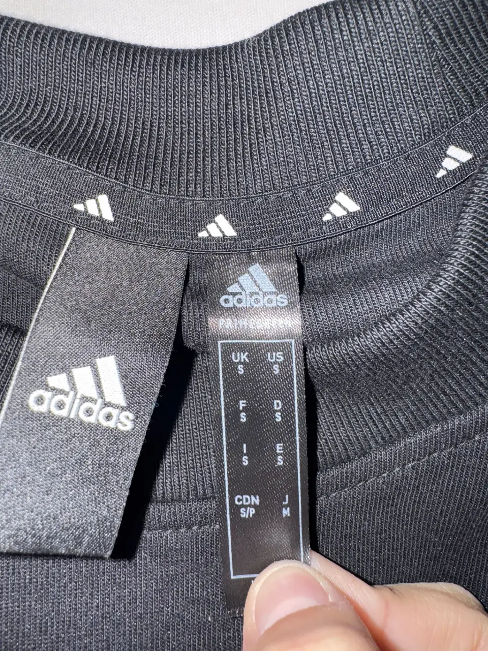 Buzo adidas - Vista 2