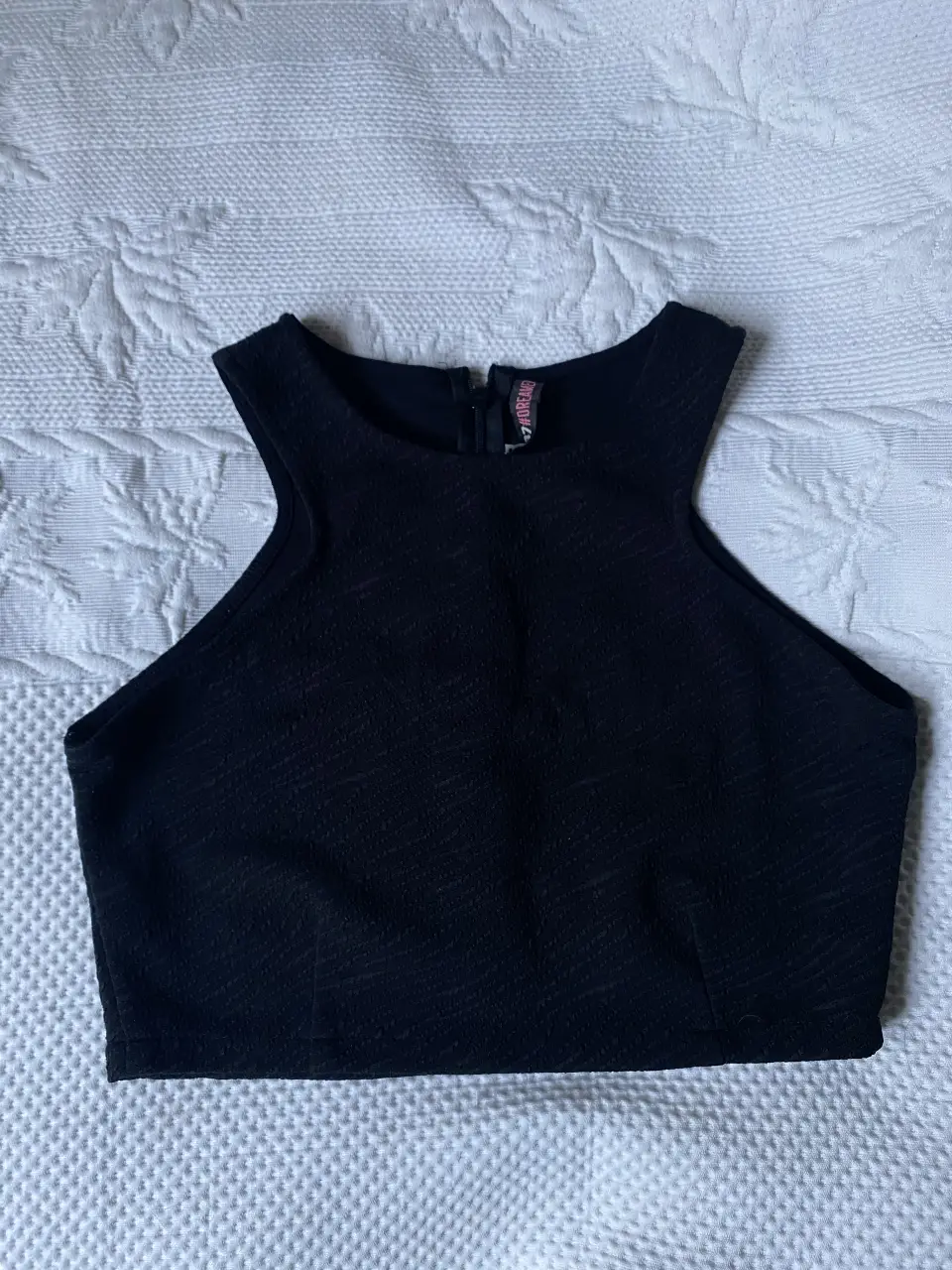 Top 47 street negro de mujer,  con cierre en la espalda. Ideal para salidas y eventos.